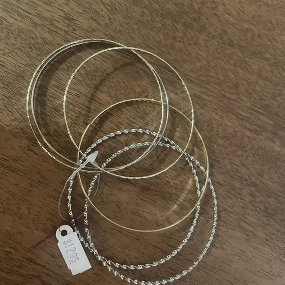 Set of Bangles. - Picture 3 of 3